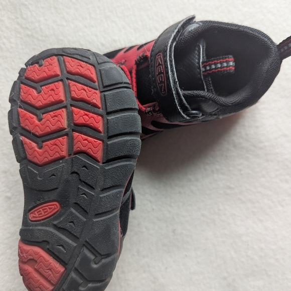 Toddler Size 7 Keen Chandler 2 CNX Sneakers/Hiking Shoes - Picture 2 of 3